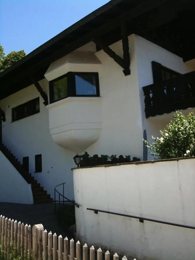 Apartment Appartement Partenkirchen - 3-Zimmer mit Panorama-Balkon - Bestlage am Fuß des Berges Garmisch-Partenkirchen