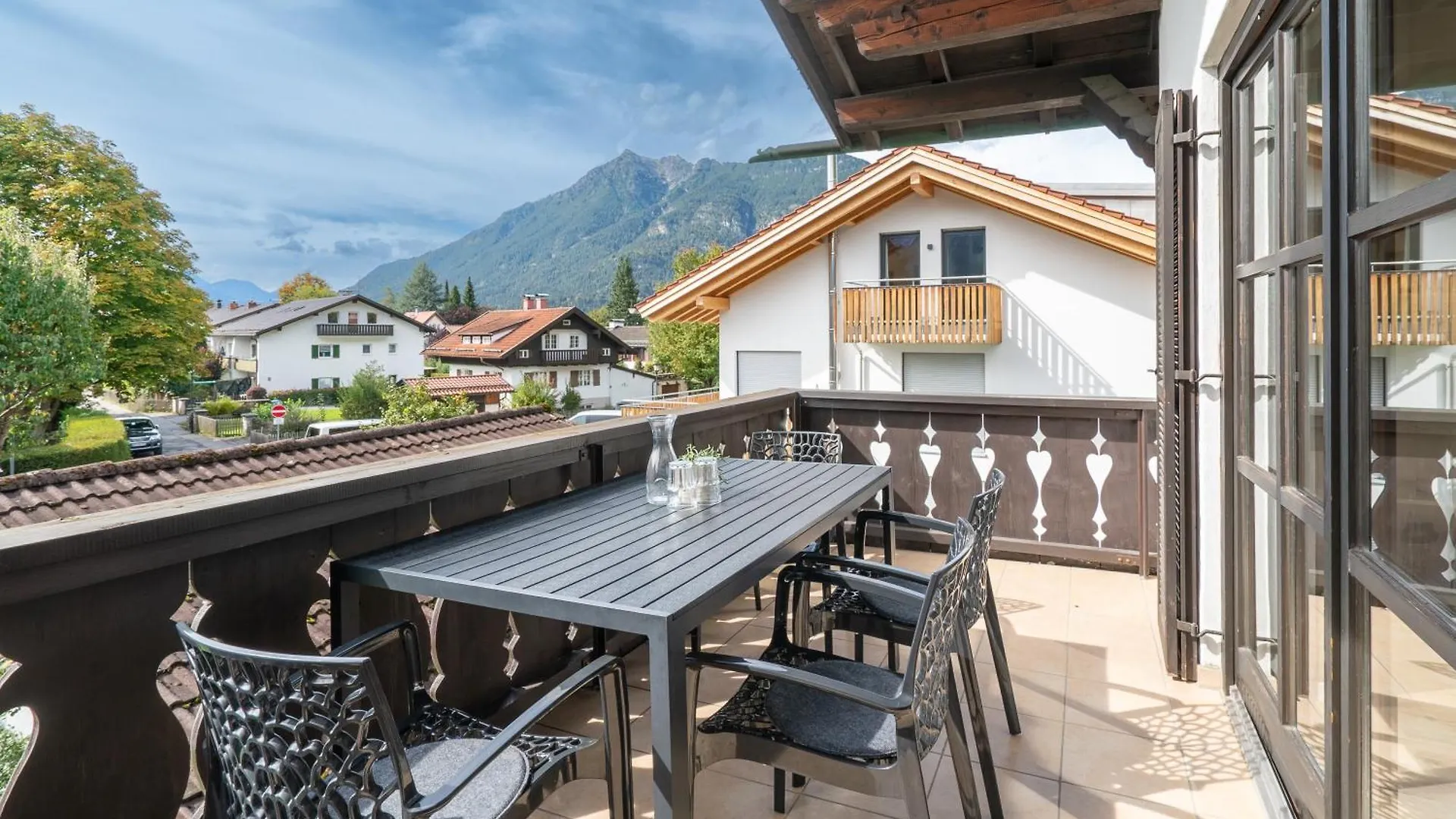 Apartment Appartement Partenkirchen - 3-Zimmer mit Panorama-Balkon - Bestlage am Fuß des Berges Garmisch-Partenkirchen
