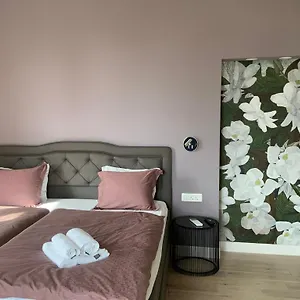 https://apartmani-liana.primorje-gorskikotar.com